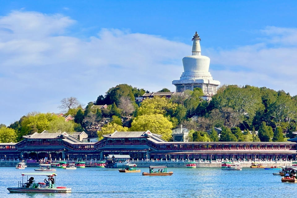 Private guide at Beijing Beihai Park