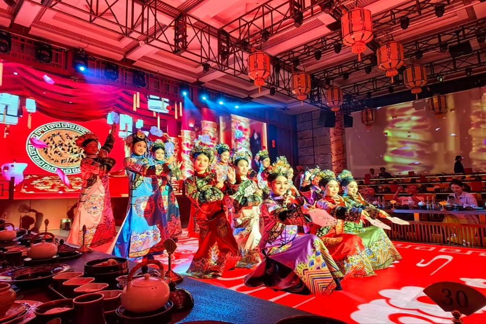 Private guide at Beijing Imperial Banquet Experience