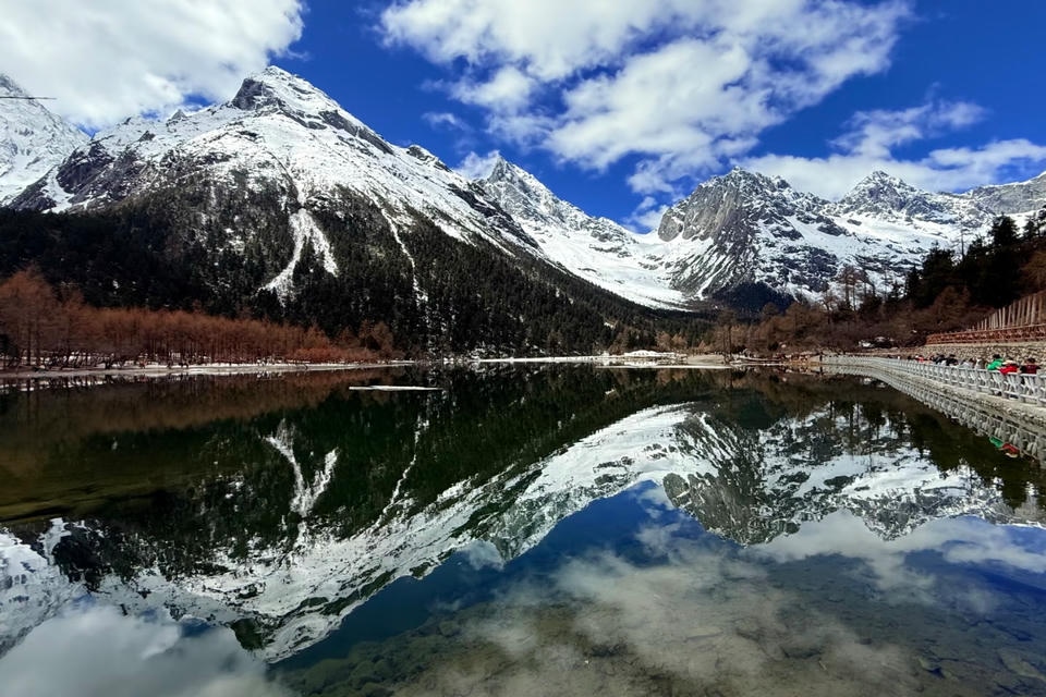 Private guide at Bipeng Valley