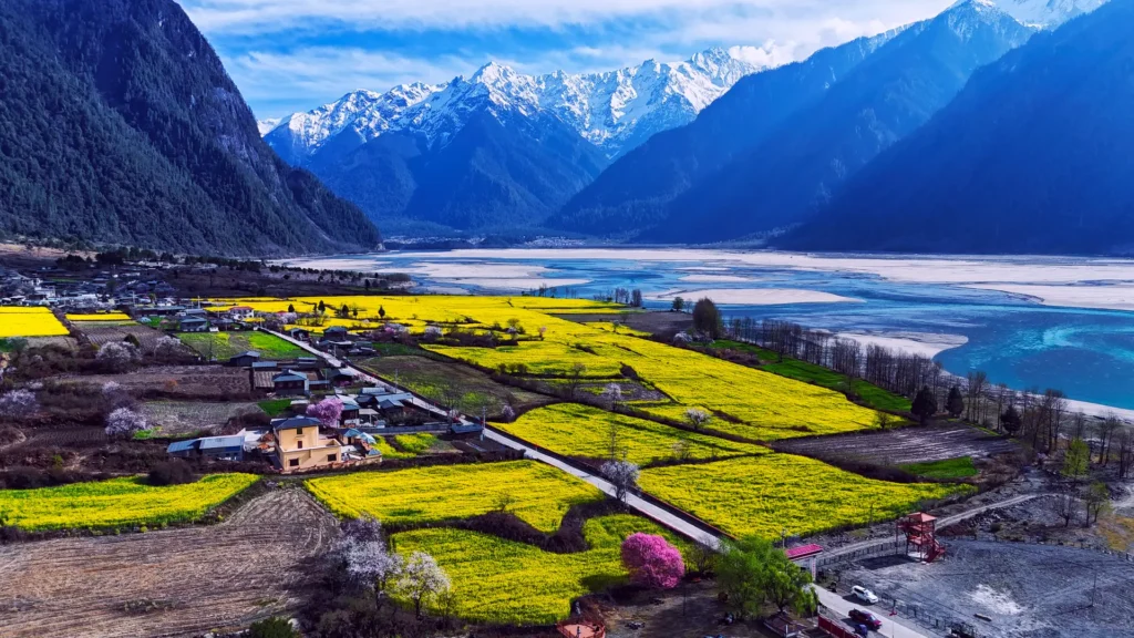 Private guide exploring Bome Tibetan landscapes