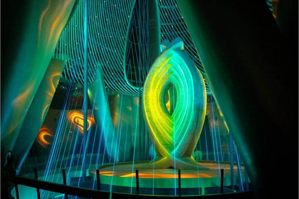Private guide at Golden Tuned Mass Damper Shanghai Tower