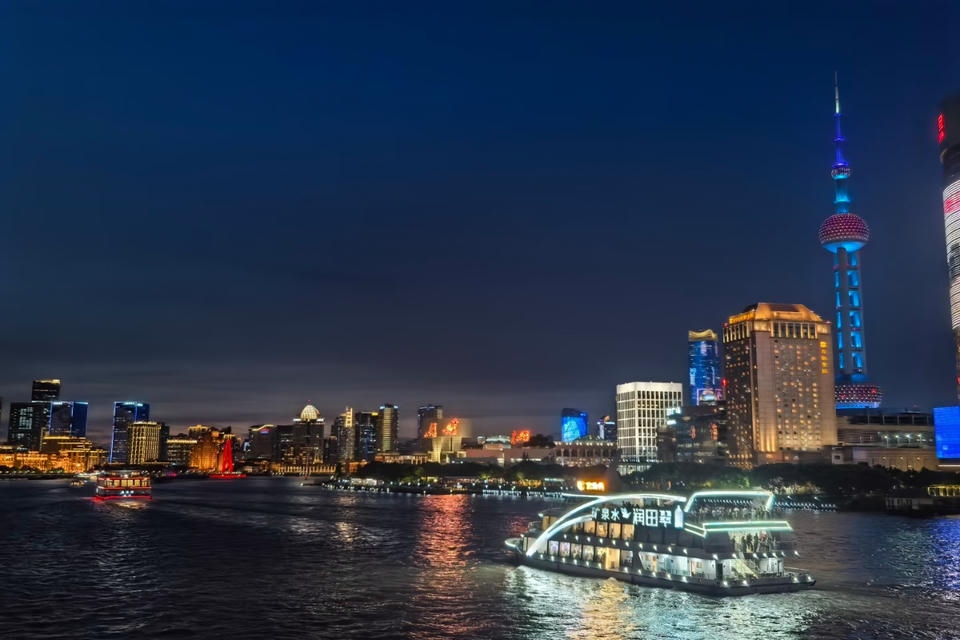 Private guide at Huangpu River Cruise