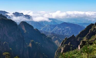 Private guide at Huangshan Mountain