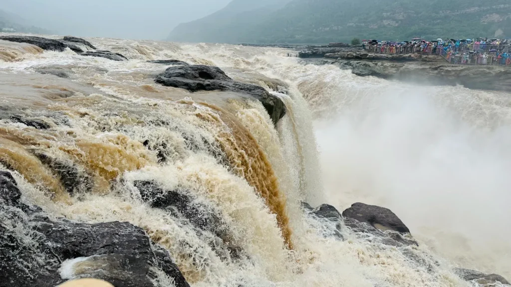Private guide at Hukou Waterfall Yellow River