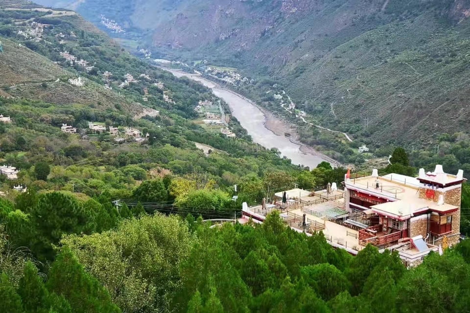 Private guide at Jiaju Tibetan Village