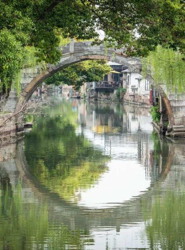 Private guide at Jinxi Ancient Town canals and bridges