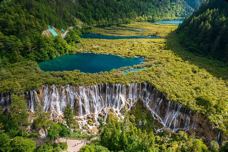 Private guide at Jiuzhaigou Scenic Area