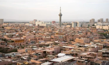 Private guide exploring Kashgar old town and culture