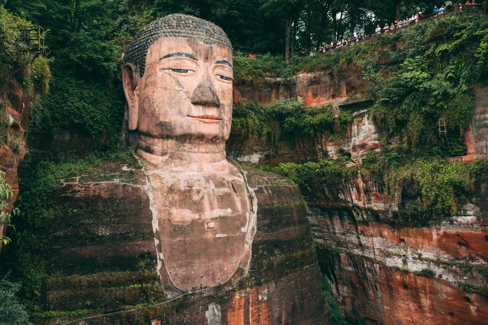 Private guide at Leshan Giant Buddha