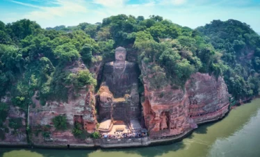 Private guide at Leshan Giant Buddha river view scenic landscape