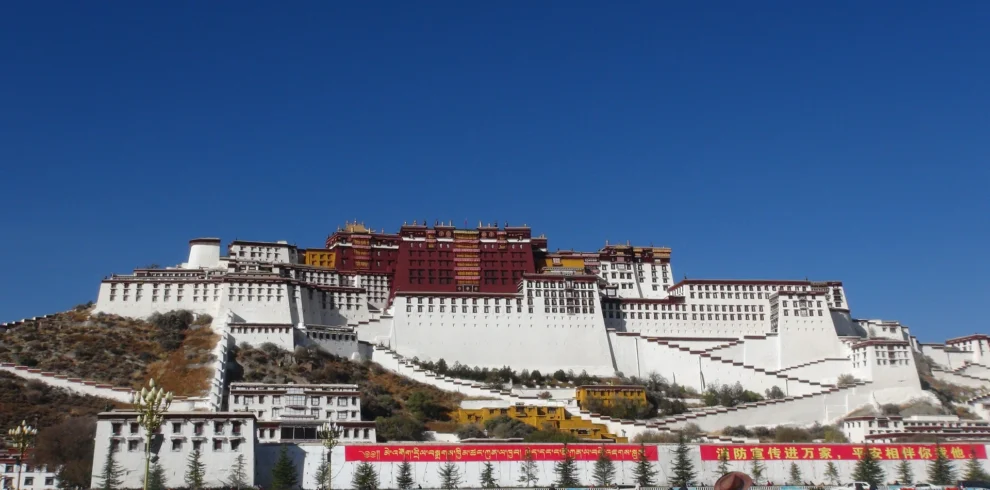 Private guide at Lhasa potala polace