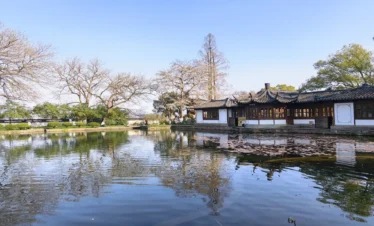 Private guide at Maojiabu by West-Lake in Hangzhou