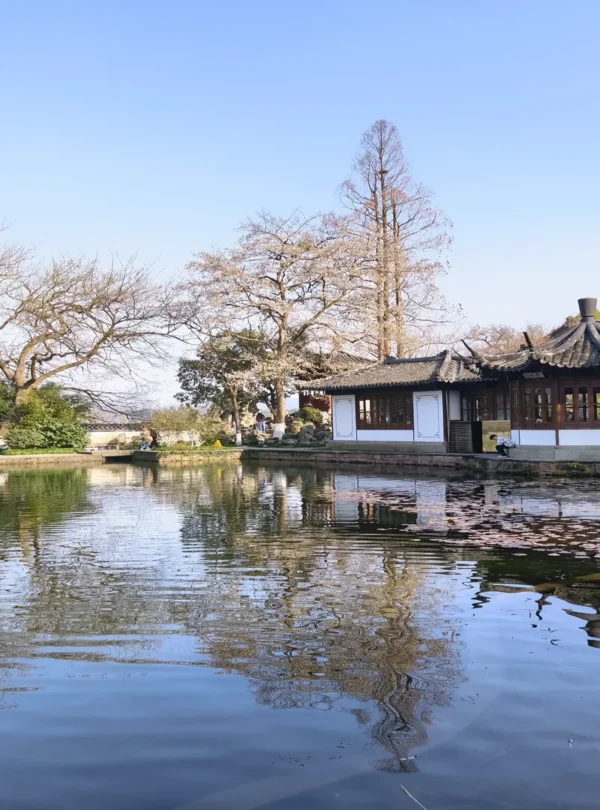 Private guide at Maojiabu by West-Lake in Hangzhou