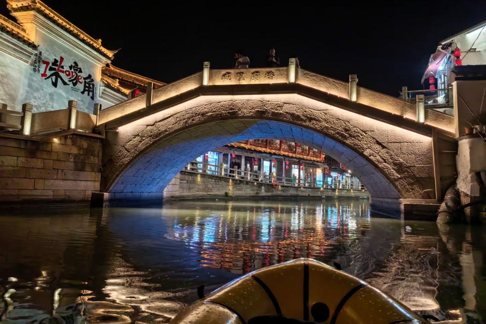 Private guide at Shanghai Zhujiajiao Boat Ride