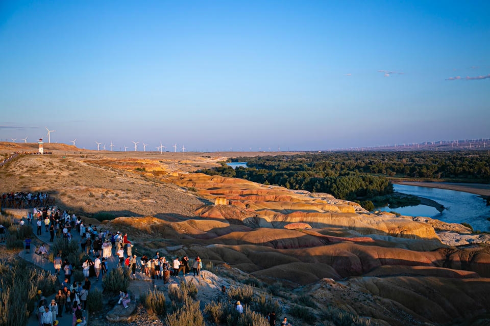 private guide at Xinjiang Wucaitan viewing 