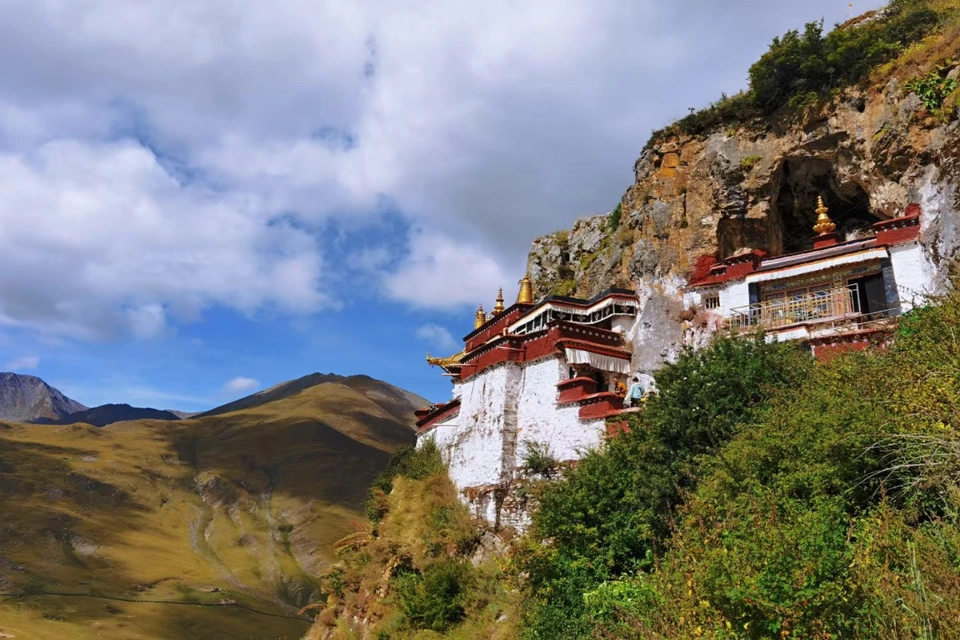 Private guide at drak yerpa monastery