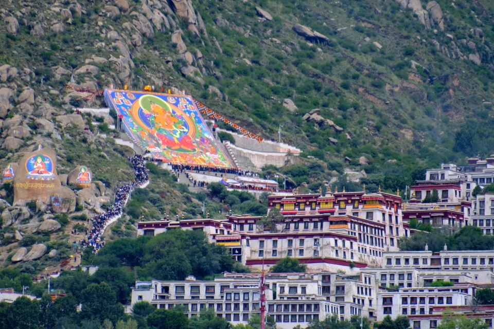 Private guide at 
drepung monastery