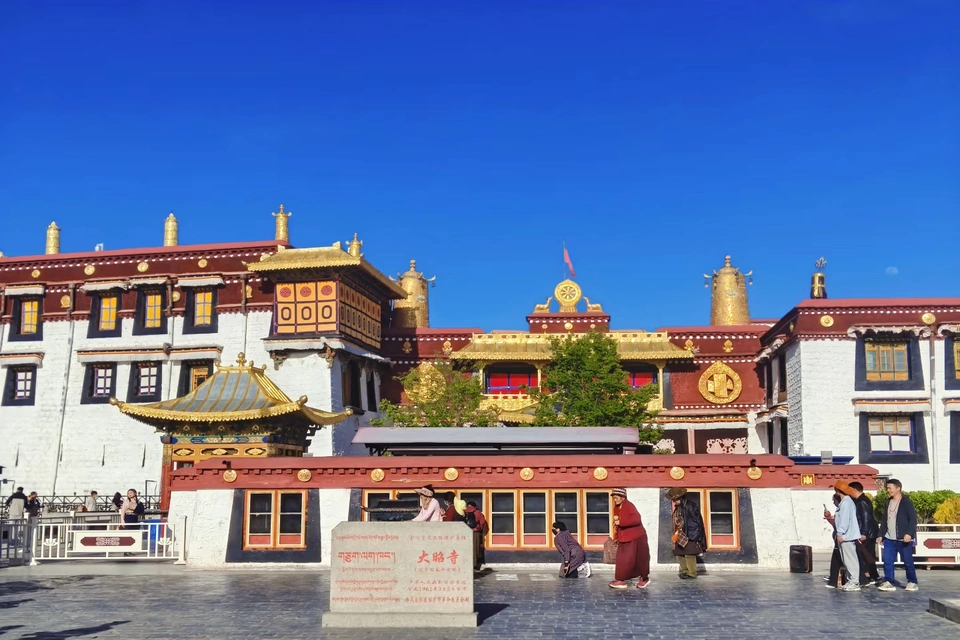 Private guide at jokhang temple