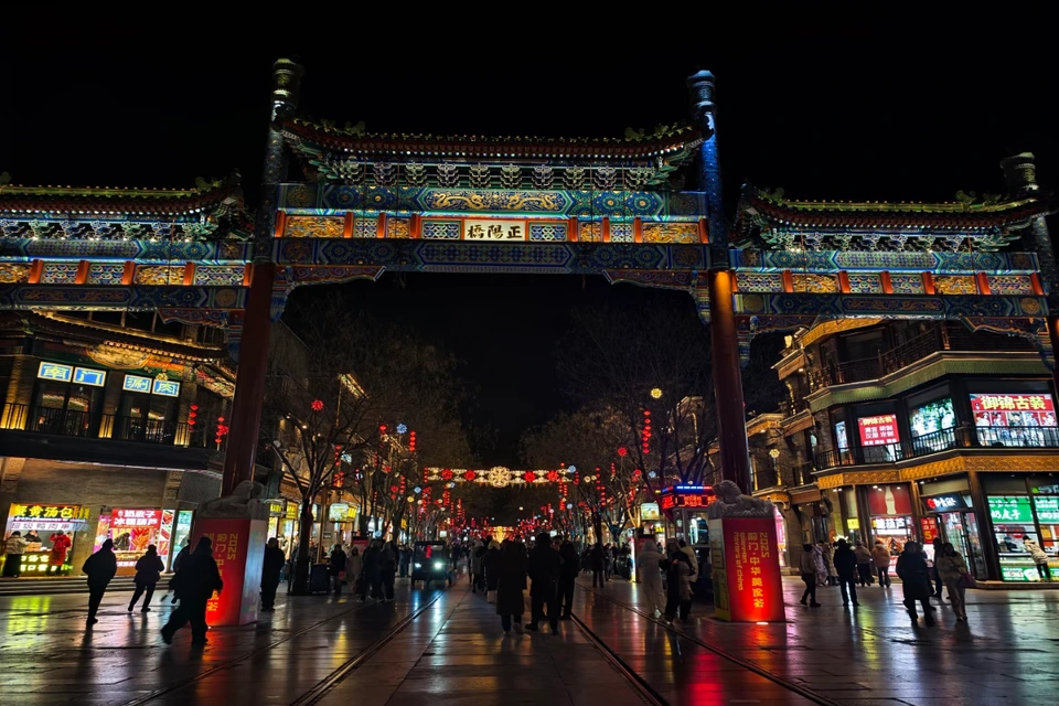 Private guide at qianmen avenue and dashilar