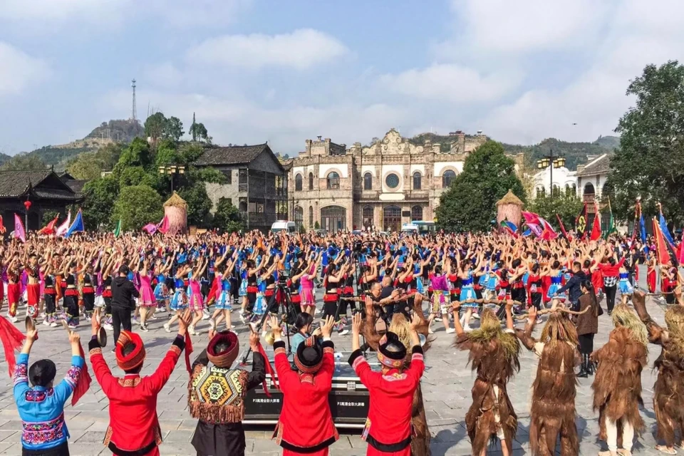 Private guide at tujia performances
