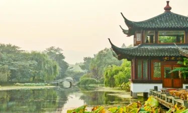 Private guide at west lake