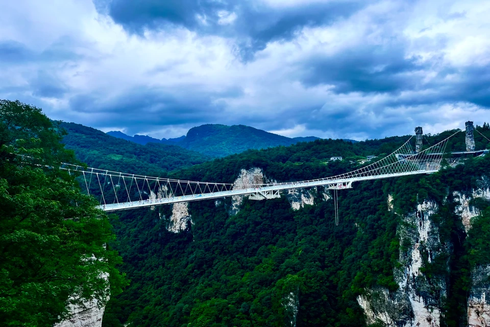 Private guide at zhangjiajie grand canyon glass bridge