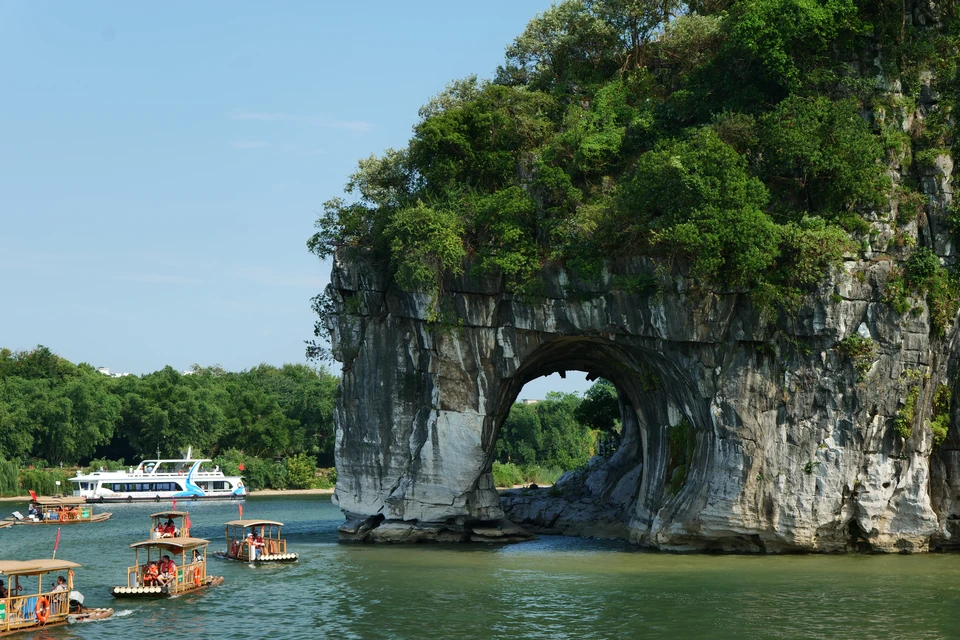 Private tour of Guilin landmarks Elephant Trunk Hill and Reed Flute Cave with karst formations