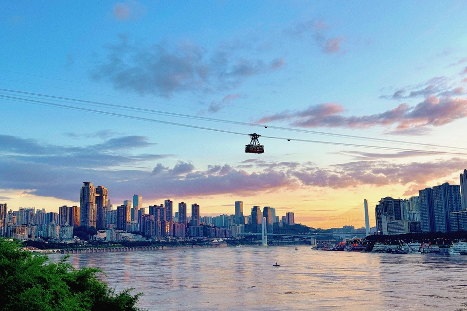 Private tour experience of the Yangtze River Cableway in Chongqing with river views and city skyline