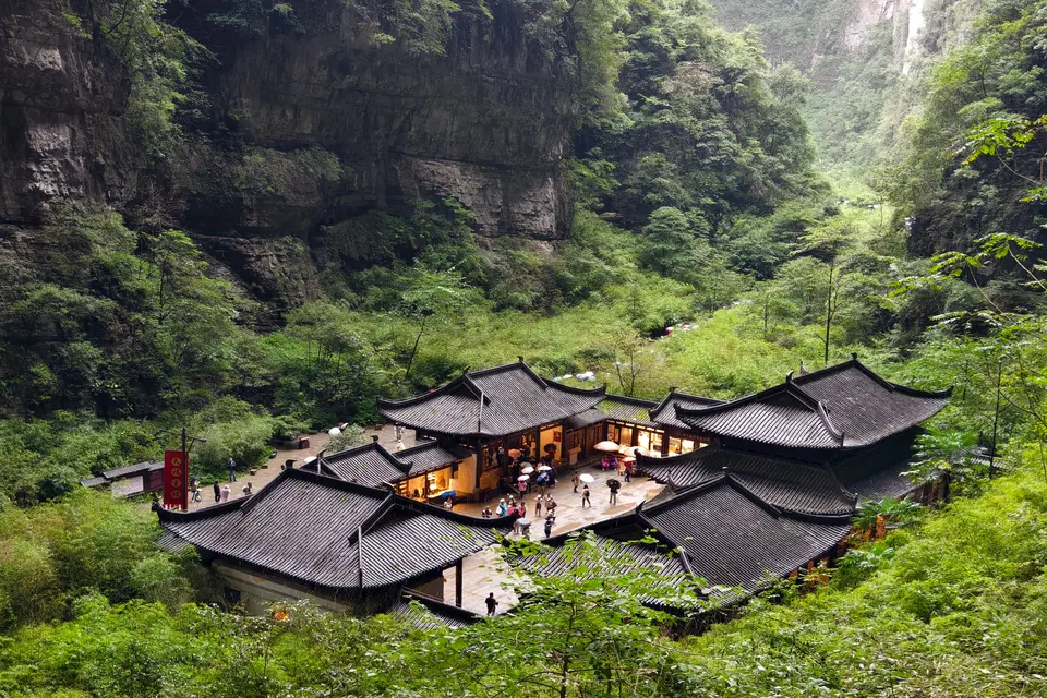 Private tour at Wulong Three Natural Bridges in Chongqing featuring dramatic karst arches and natural scenery