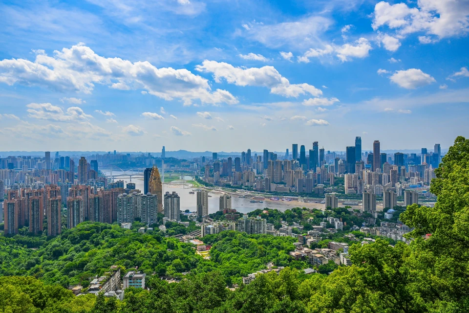 Chongqing city highlights including Liziba Monorail, cableway, and glowing Hongyadong views.