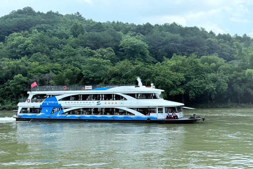 Li River and karst mountain scenery in Guilin and Yangshuo.